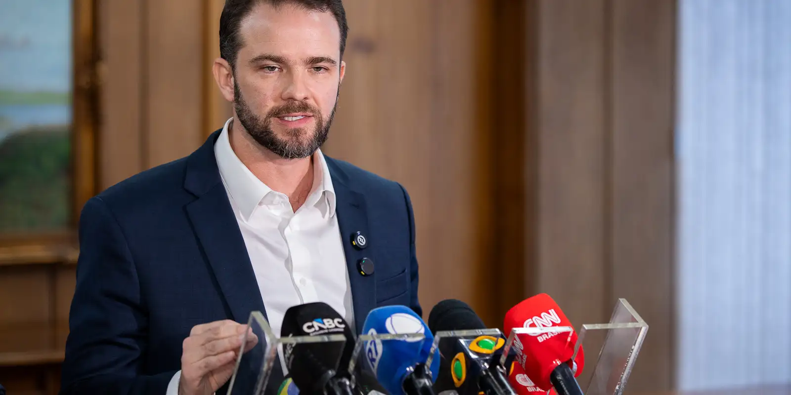 Governo estima salário mínimo de R$ 1.741 em 2027