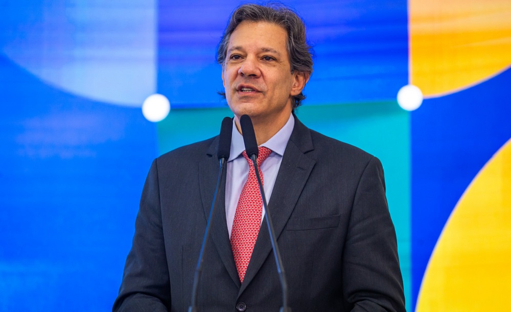 Haddad abre campanha em ato de mulheres na Praça da República