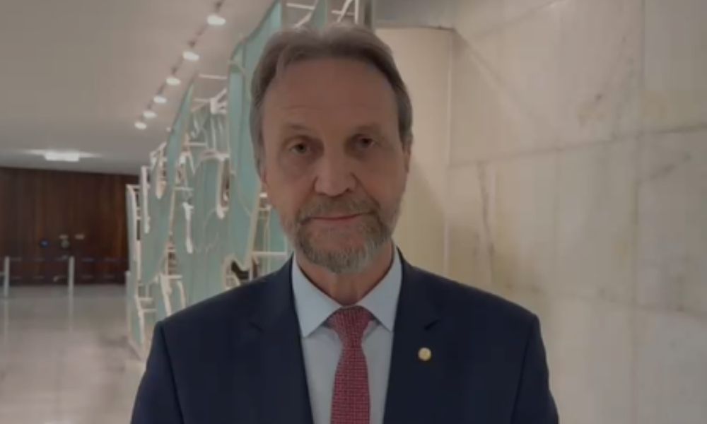 Líder do PT passa mal e Câmara suspende sessão para atendimento médico