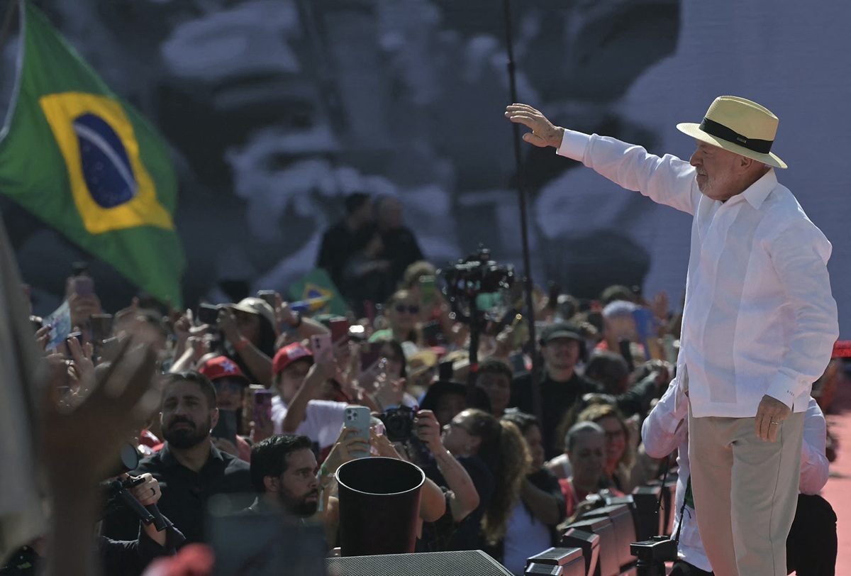 Lula lança campanha em São Bernardo e critica a direita com tom nostálgico