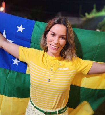 Mariana Dantas realiza adesivaço e mobiliza carros por Aracaju neste domingo 5 Mariana Dantas realiza adesivaço e mobiliza carros por Aracaju neste domingo