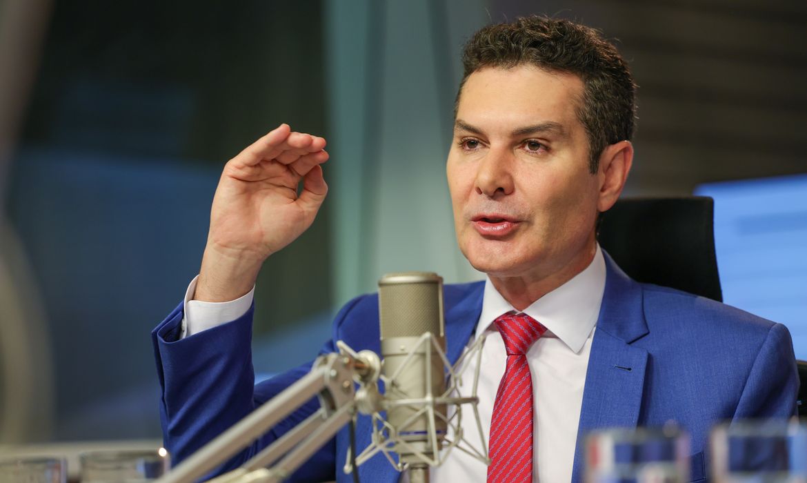 Governo federal vai investir R$ 4 bilhões em trens no Recife 1 pzzb8235