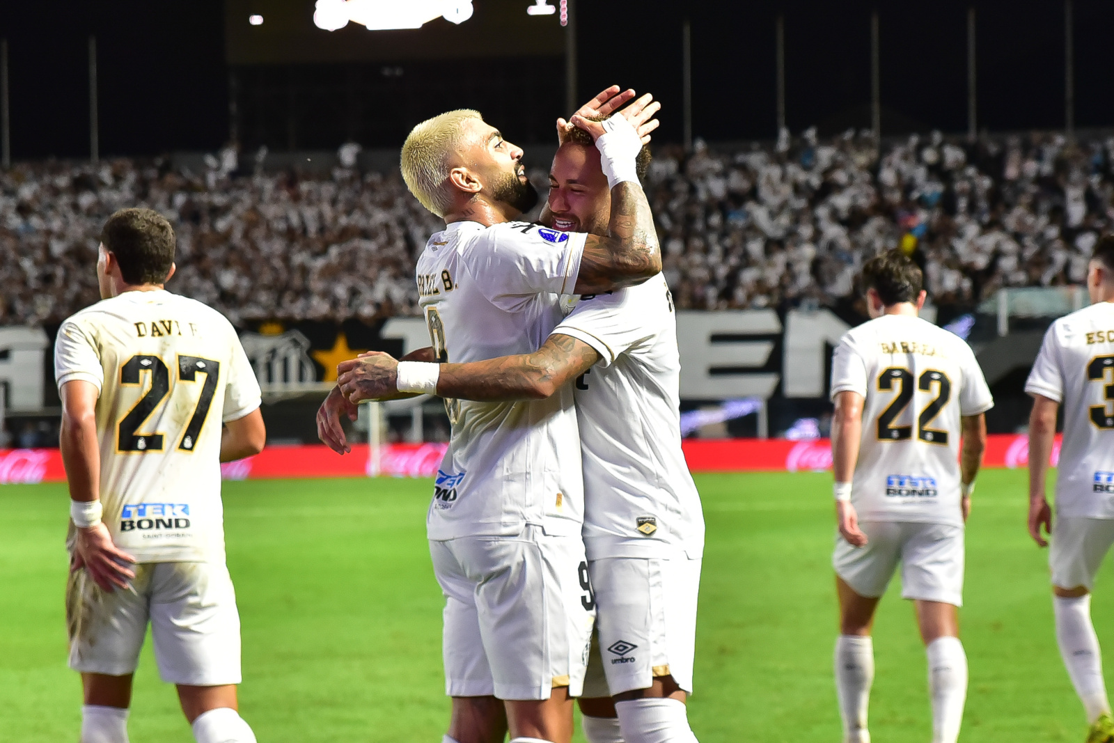 Santos vence o Vasco por 3 a 0 em São Januário e deixa o Z-4