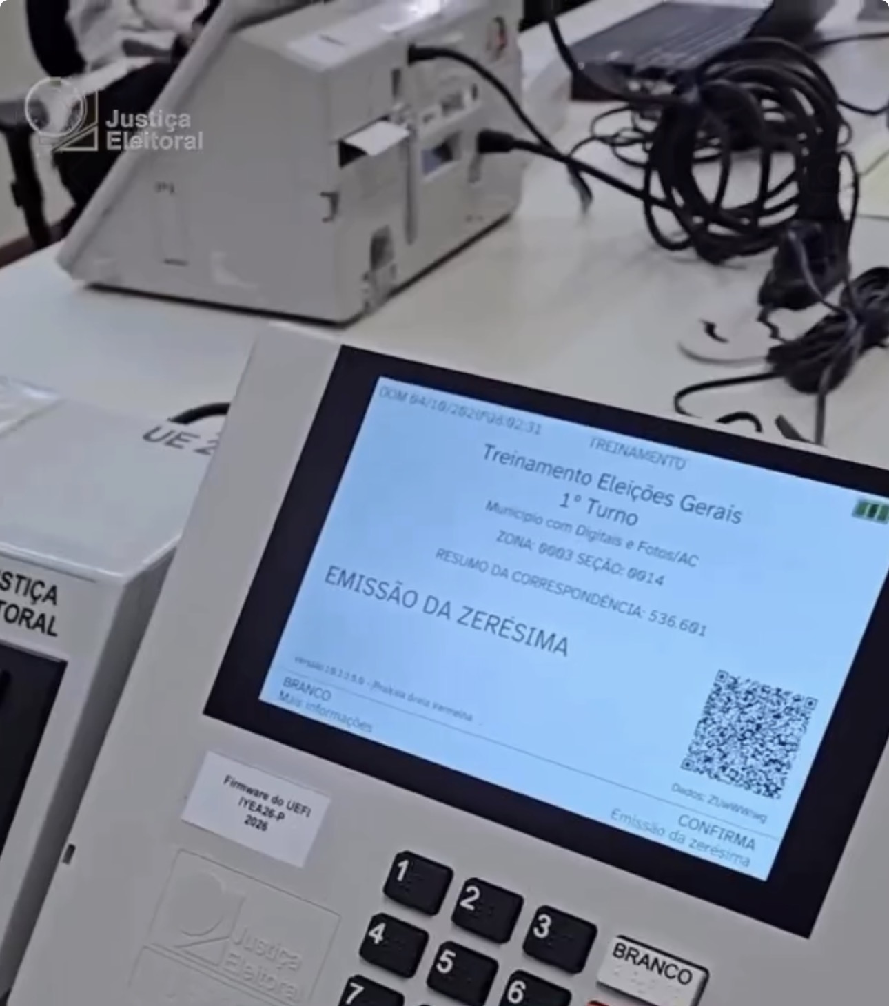 TSE apresenta urna de 2026 com tela limpa, fonte acessível e Libras