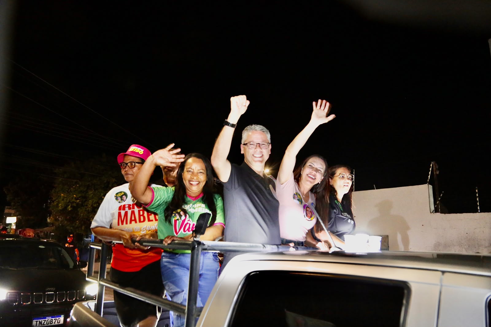 Carreata vira caminhada e aproxima Delegada Danielle e senador Alessandro dos moradores da Coroa do Meio 1 00 1.2 KP tA