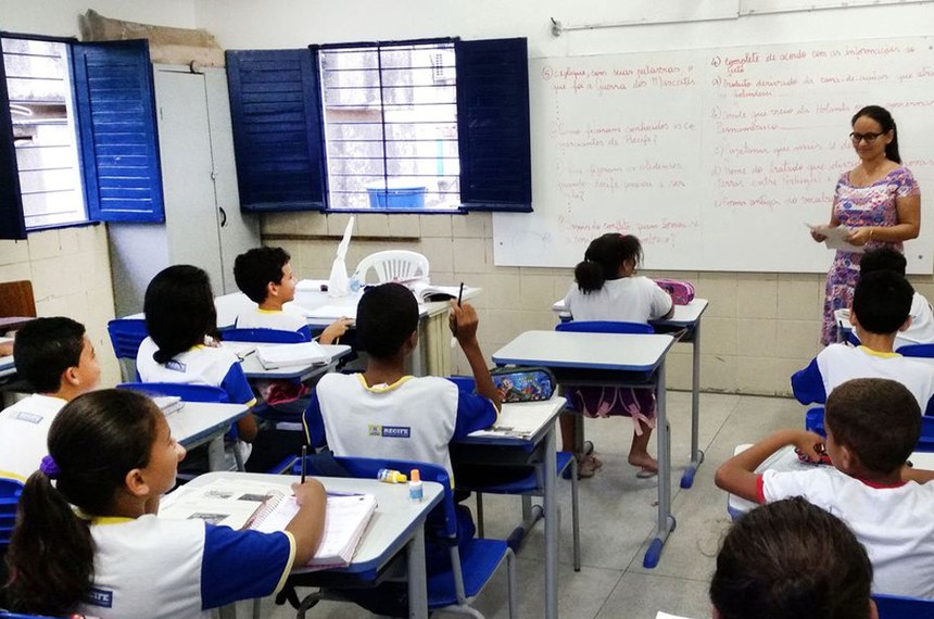Analfabetismo em Sergipe recua para 10,3% em 2025, diz Pnad-C