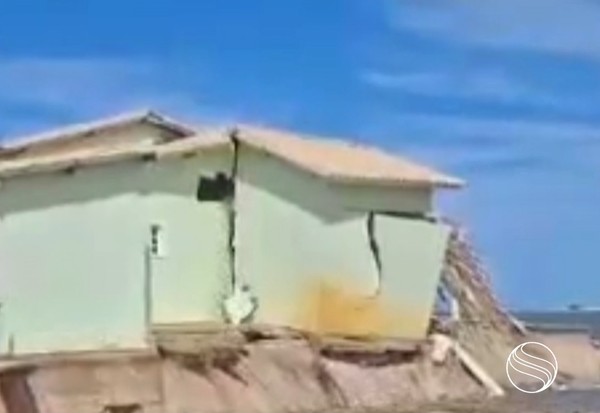 Defesa Civil interdita acesso à Praia do Saco após avanço do mar