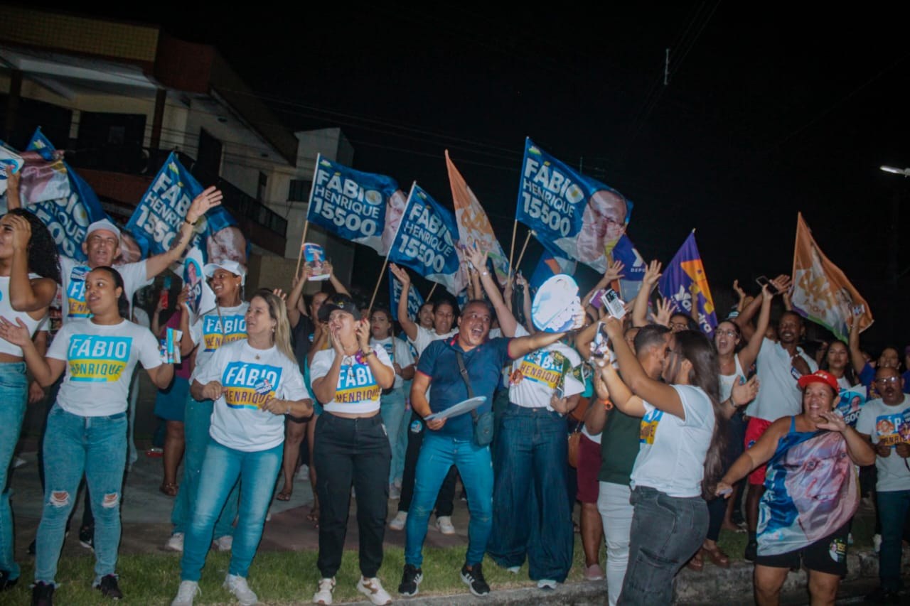Bandeiras da campanha tomam as ruas do Eduardo Gomes, em São Cristóvão