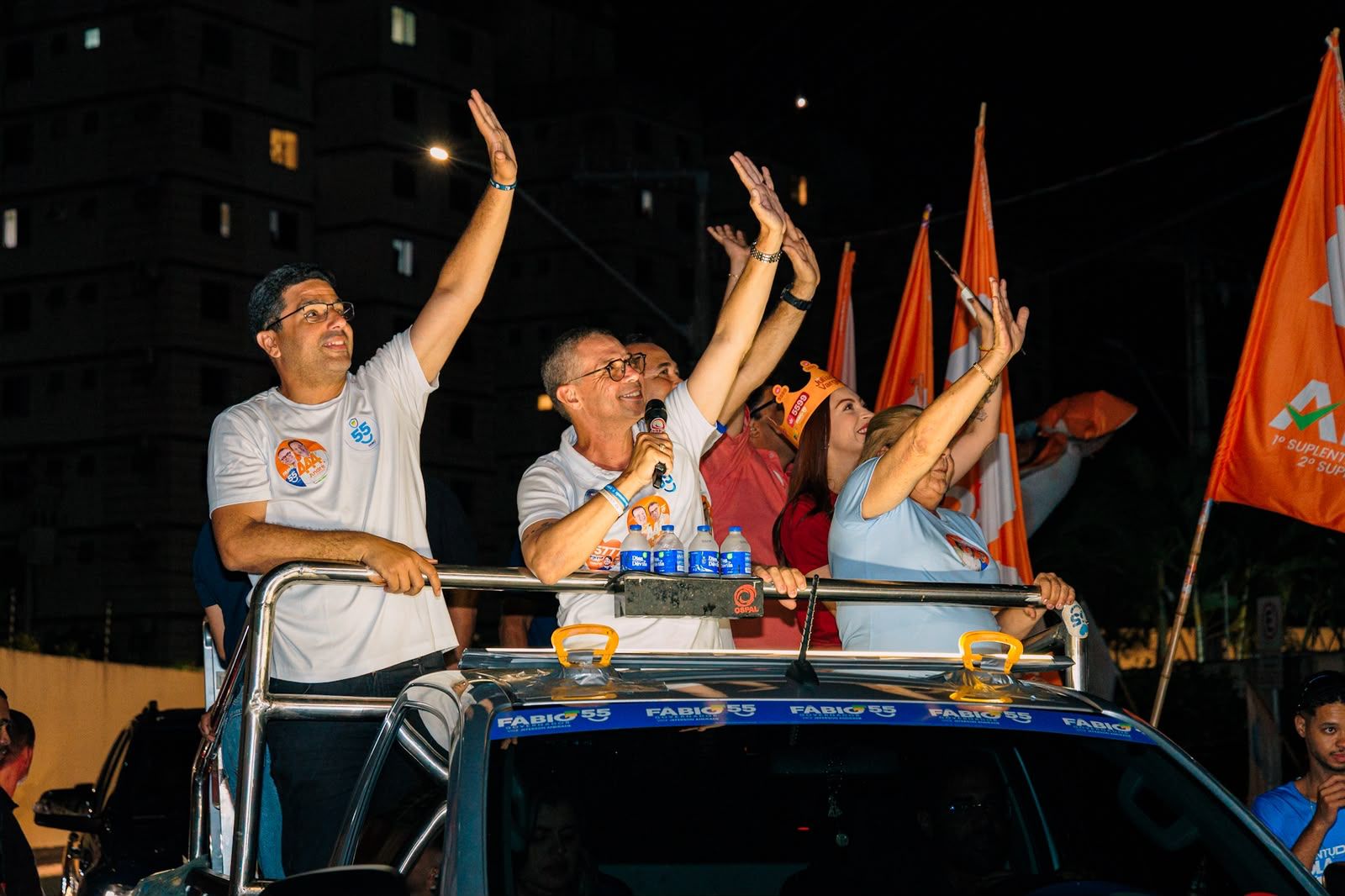 Apoiadores acompanham a carreata de Fábio Mitidieri no Jabotiana