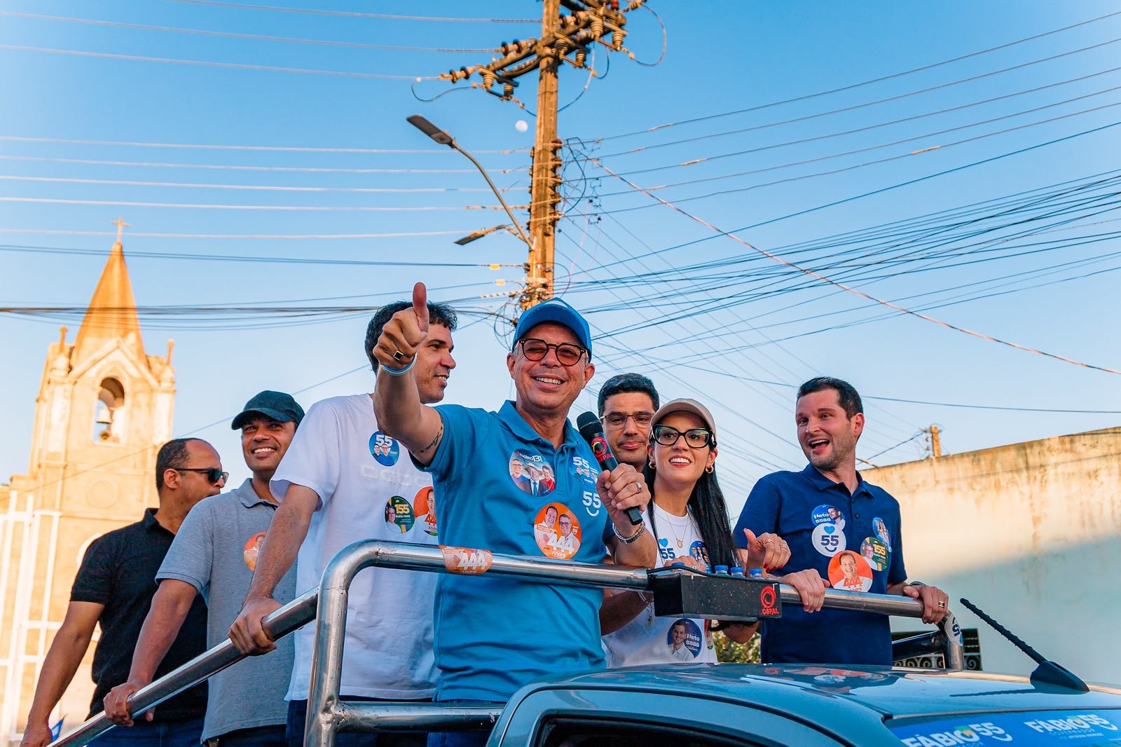 Carreata de Fábio Mitidieri percorre as ruas de Itabi no fim da tarde