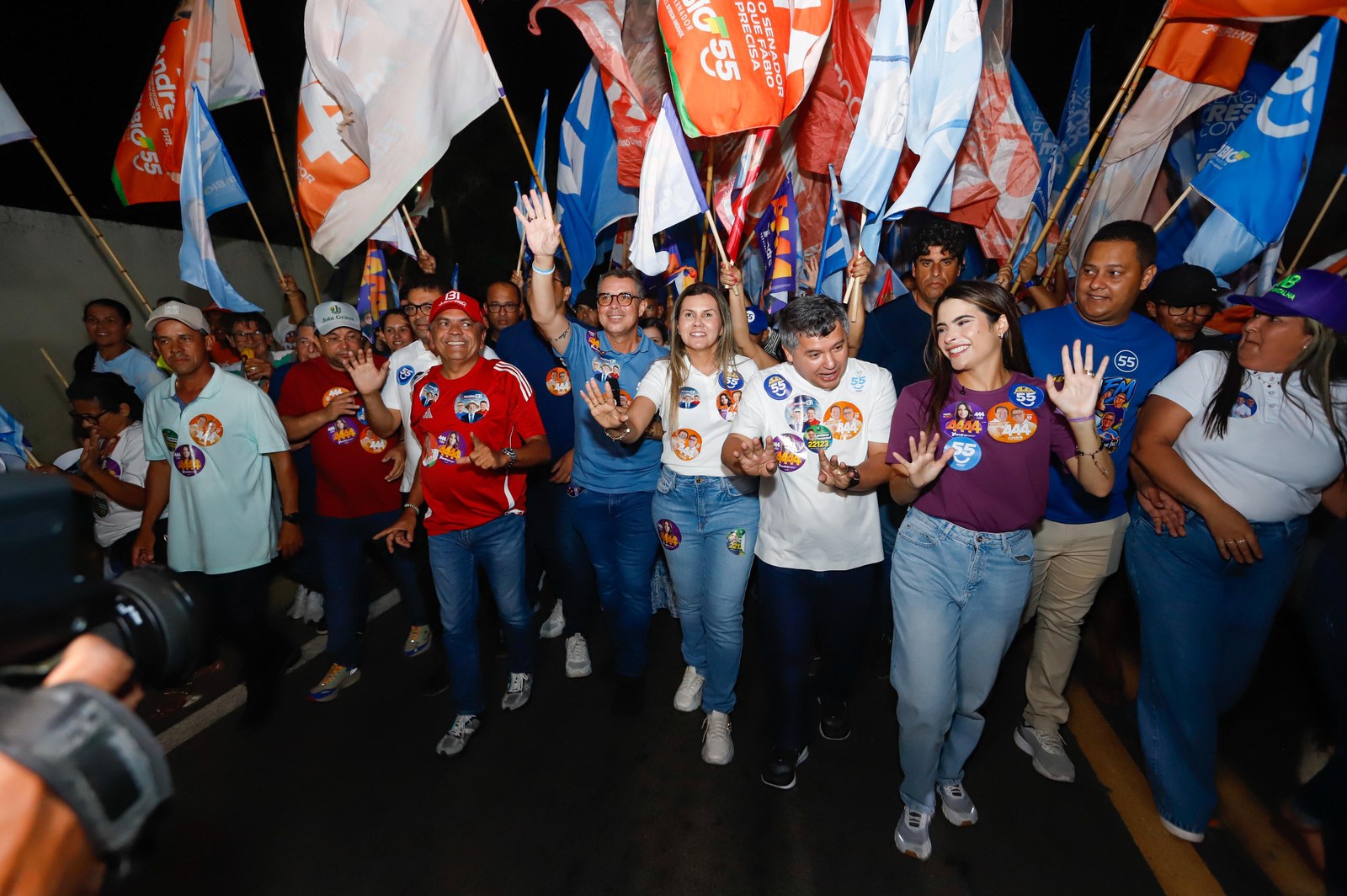 No Sertão, Fábio Mitidieri destaca a primeira UTI implantada na região 13 Multidão acompanha a caminhada da coligação em Graccho Cardoso