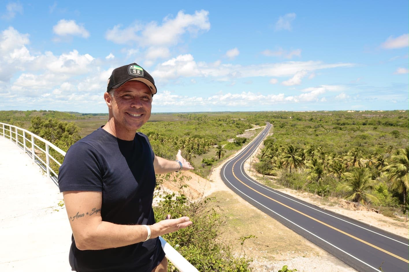 Governador Fábio Mitidieri durante agenda sobre obras de infraestrutura em Sergipe