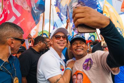 Instituto ECM: Fábio lidera em Aracaju com 42% das intenções de voto 6 Governador Fábio Mitidieri em campanha em Aracaju