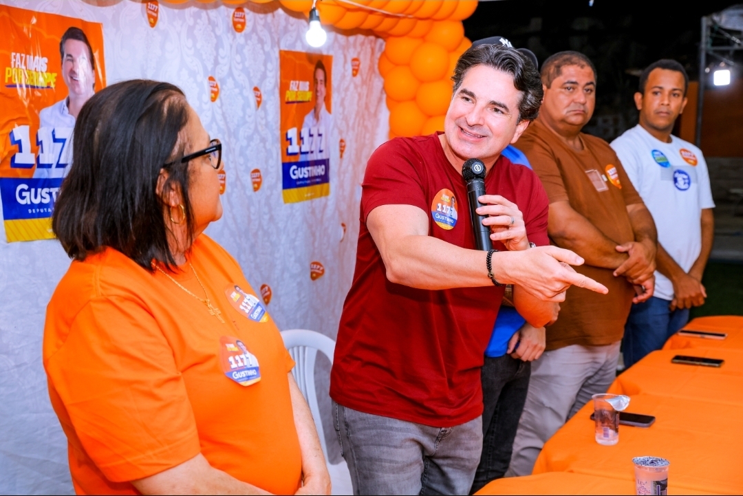 Deputado Gustinho Ribeiro é recebido por multidão em Boquim 2 O deputado federal Gustinho Ribeiro (PP) durante mobilização em Boquim, no Centro-Sul sergipano