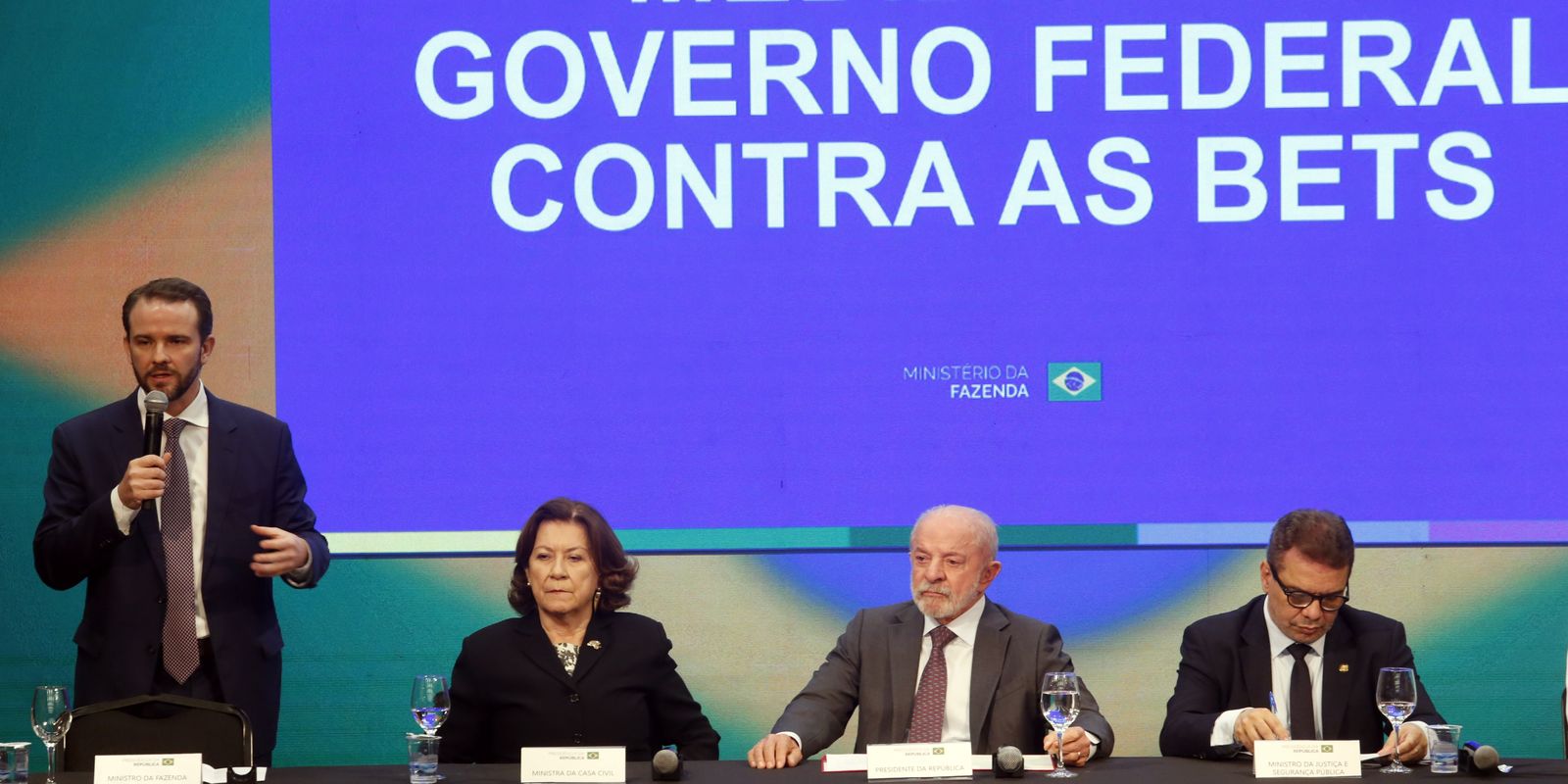 MP barra apostas online e fixa prazo para saques até 5 de outubro