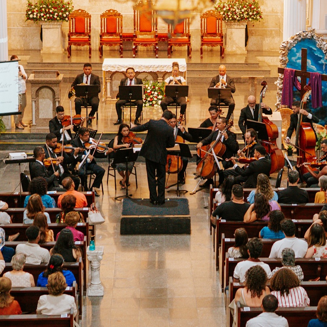 A Orsse se apresenta diante do altar em concerto da série Sons da Catedral