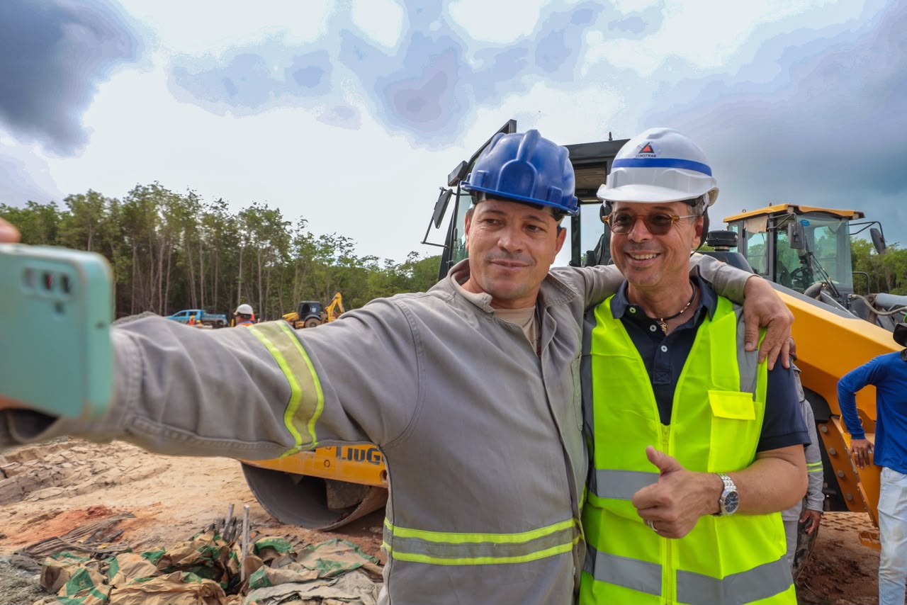 Fábio Mitidieri lidera cenários estimulado e espontâneo, aponta pesquisa ECM 5 Fábio Mitidieri durante visita a obra em Sergipe