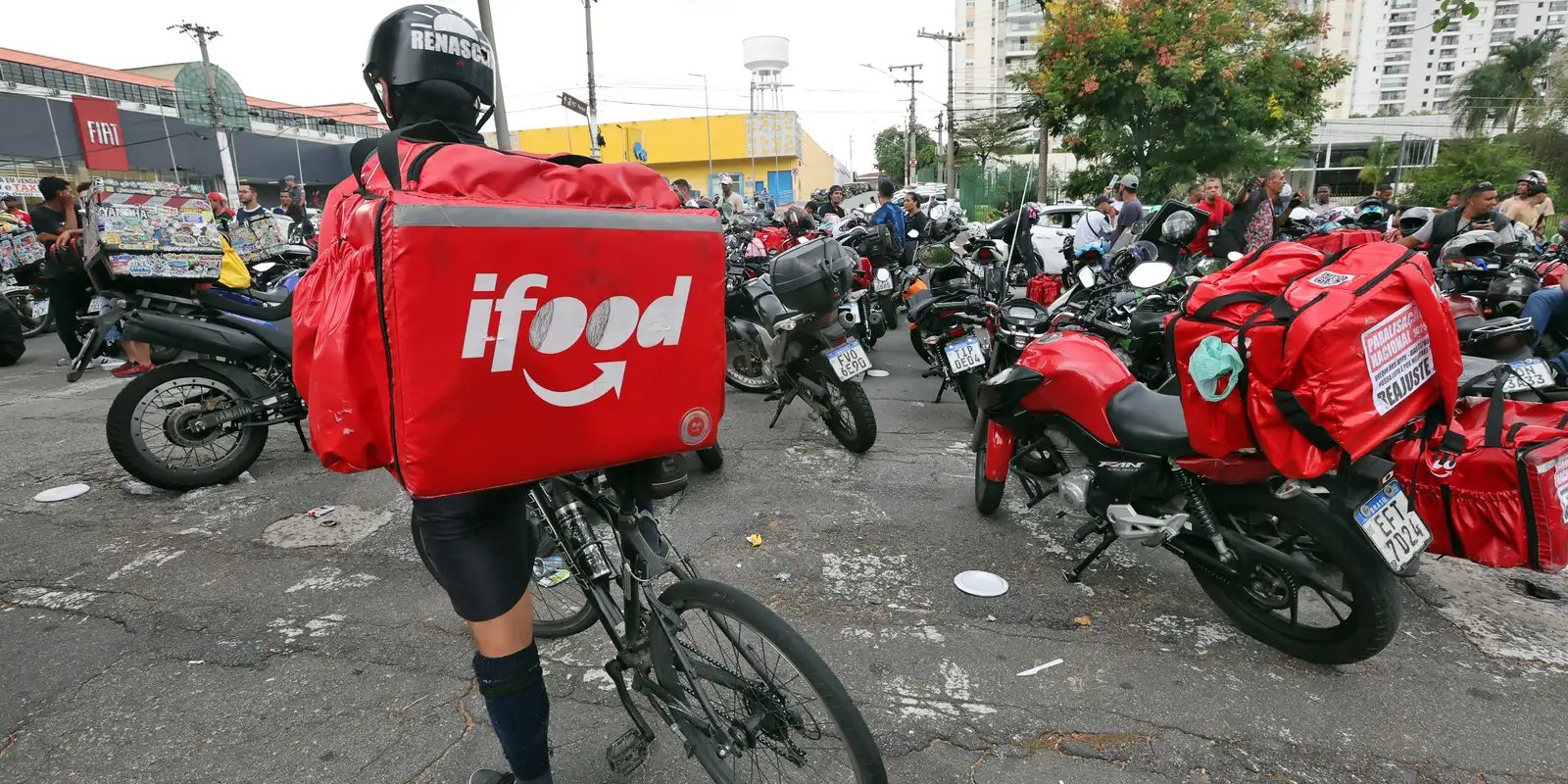 Quase 2 milhões trabalham por apps: IBGE revela perfil de 2025