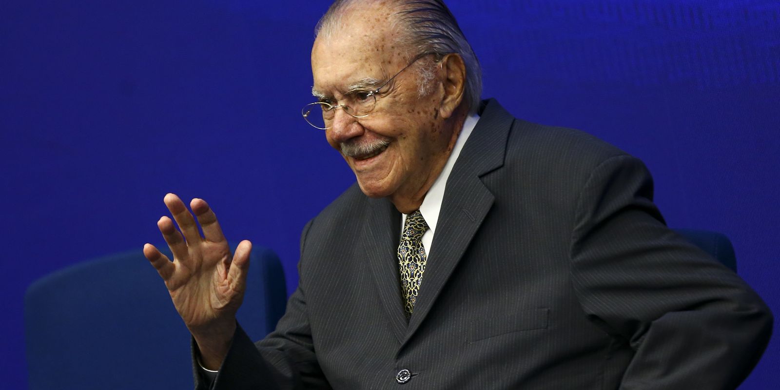 Sarney recebe cuidados no Sírio-Libanês por pneumonia bacteriana