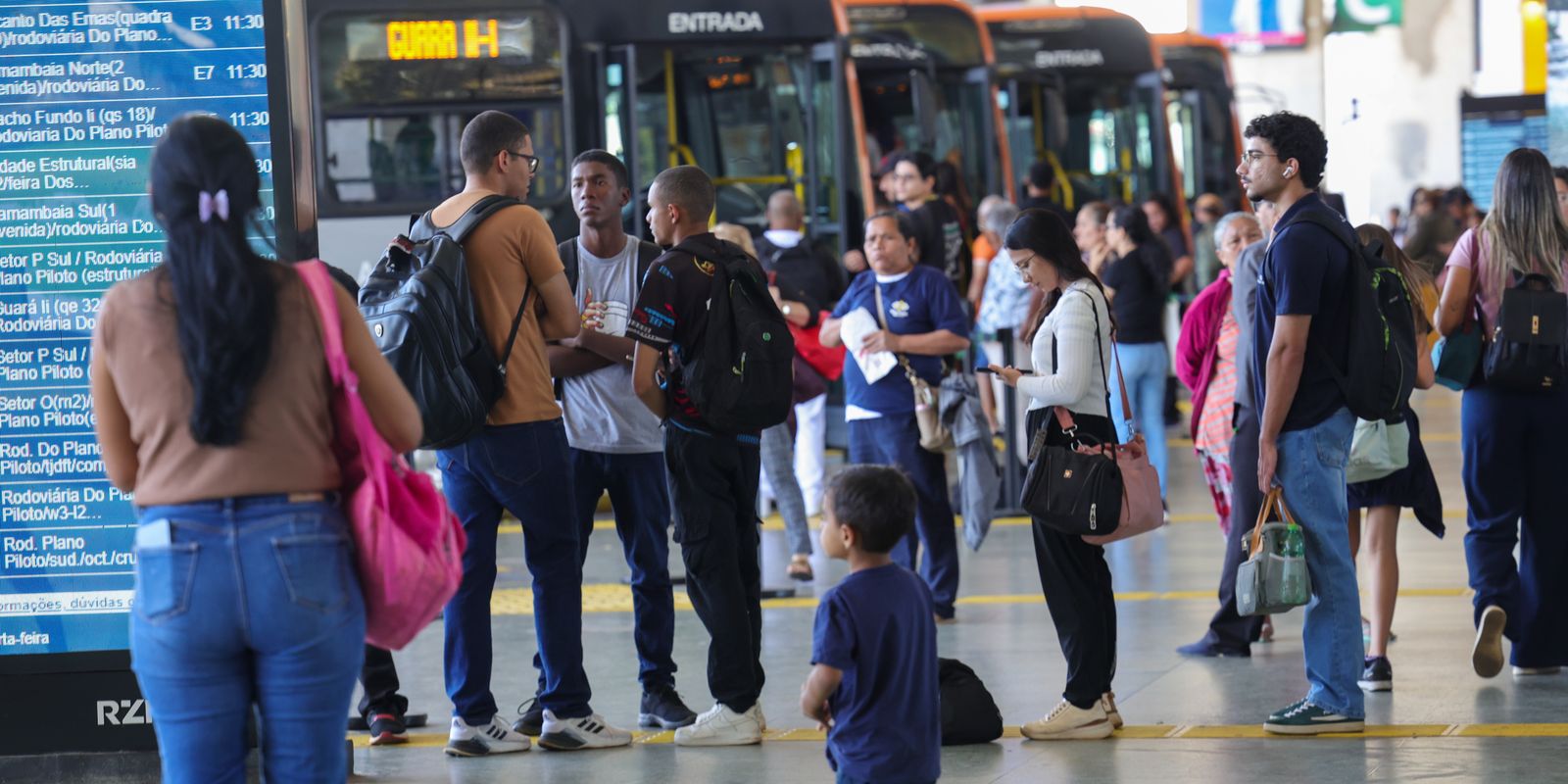 Serviços ficam estáveis em julho; alta anual chega a 2,4%