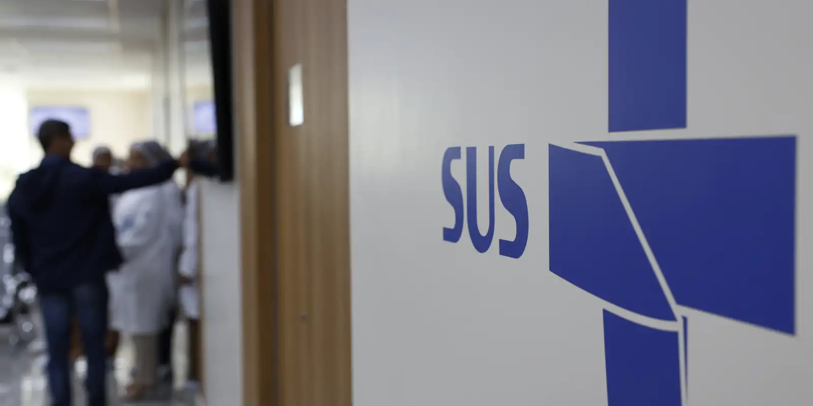 SUS inicia distribuição de canetas emagrecedoras para pacientes com obesidade