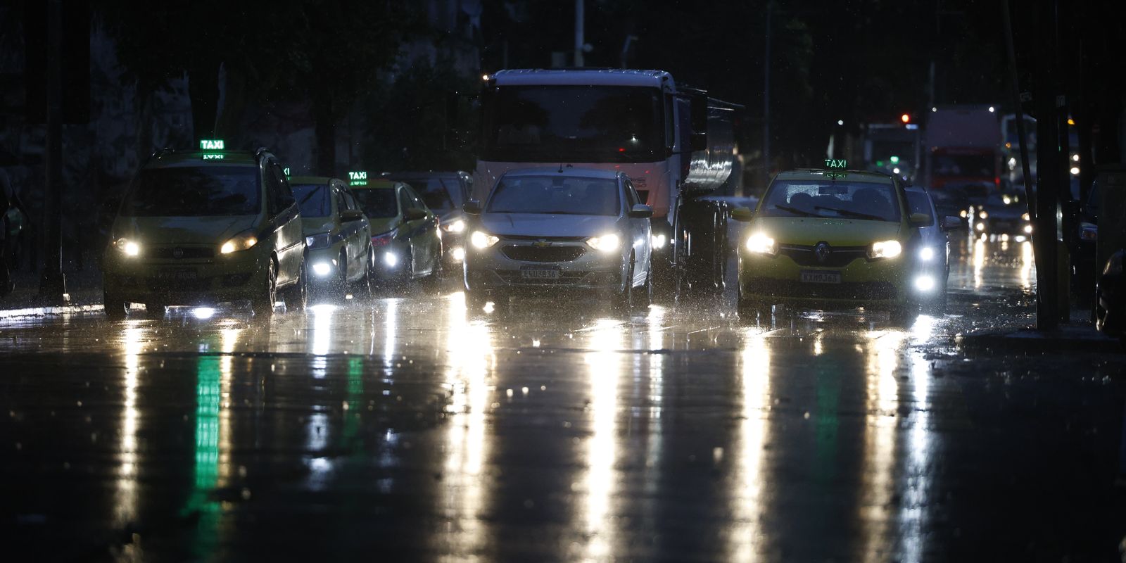 Tempestades no Sul deixam 6 mil desalojados e 11 municípios em emergência