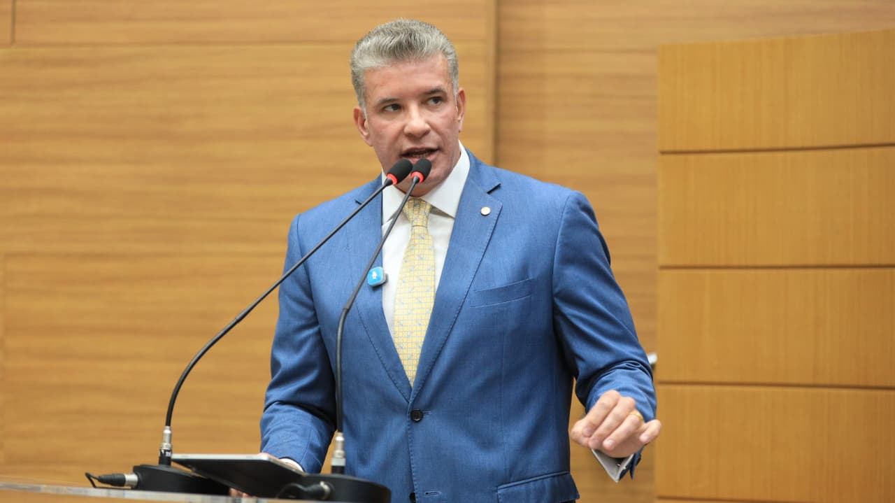 Cristiano Cavalcante exalta recomposição salarial e valorização dos servidores