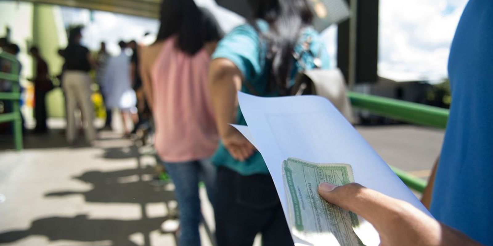 Eleições 2026: veja o que você pode vestir e levar para votar