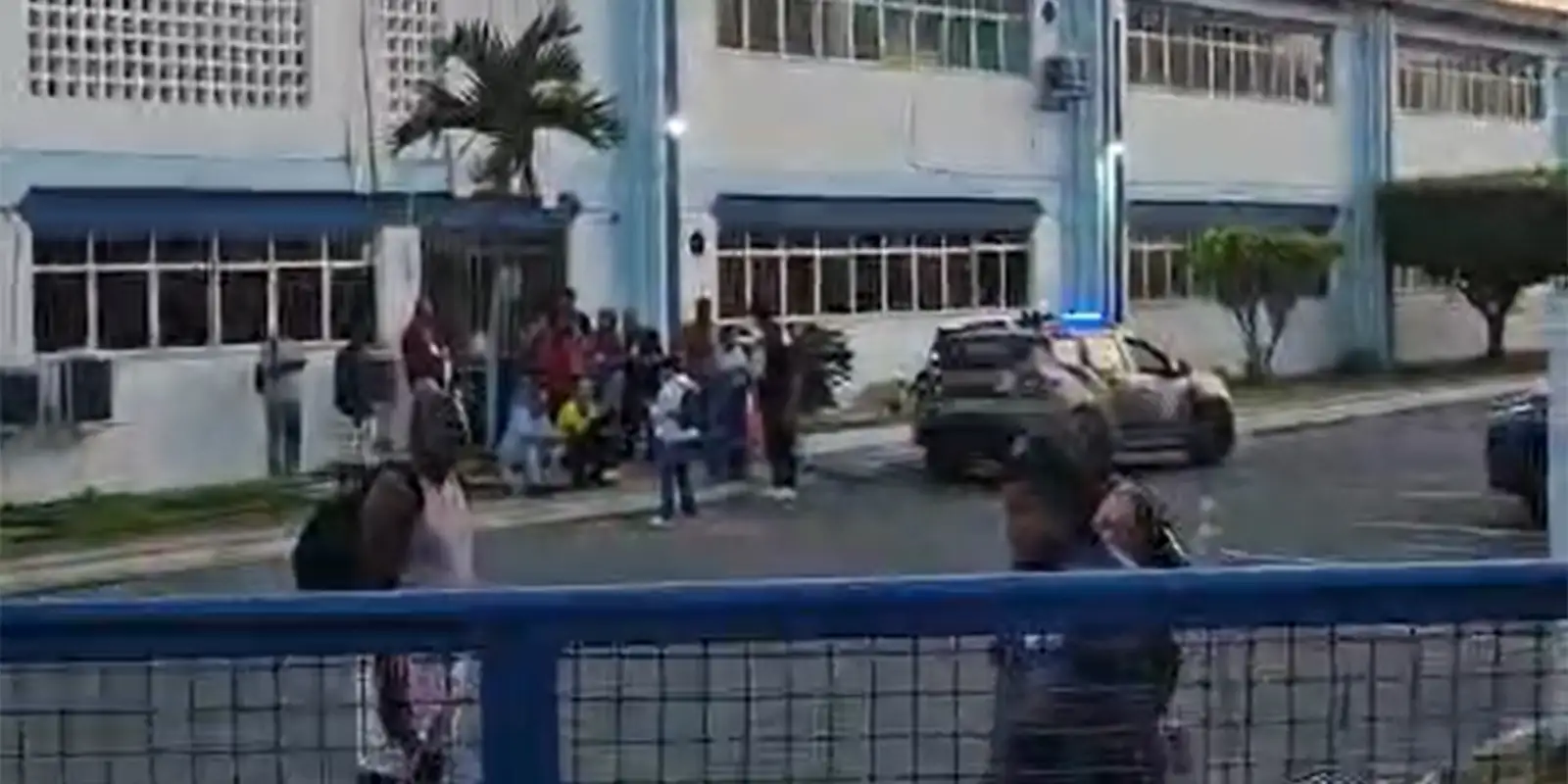 Eleitores denunciam fechamento antecipado de urnas e ônibus retidos em Salvador