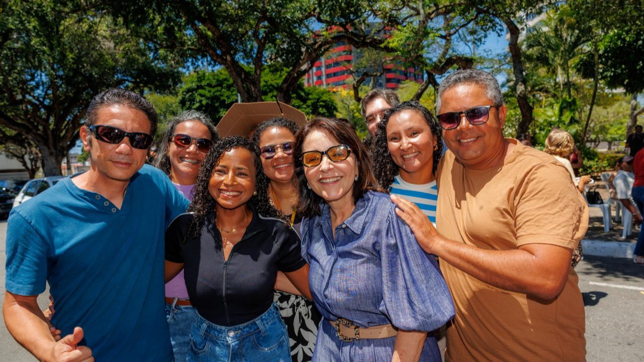 Emília Corrêa participa de homenagem a servidores em Aracaju