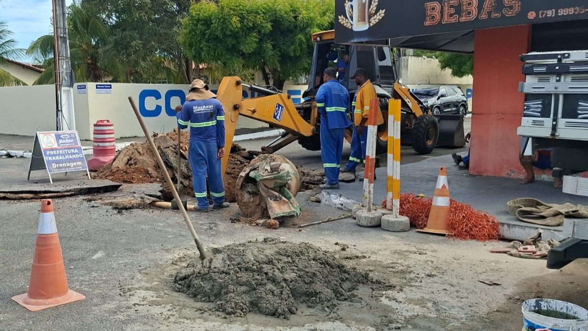 Emurb faz manutenção da drenagem em mais de dez bairros de Aracaju