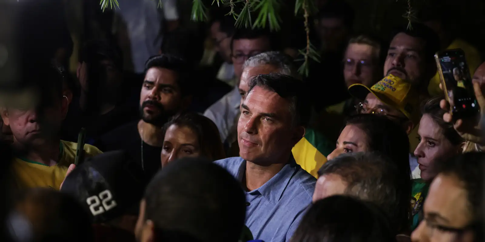 Flávio Bolsonaro aceita quebra de sigilos e exige que Lula abra dados de aliados