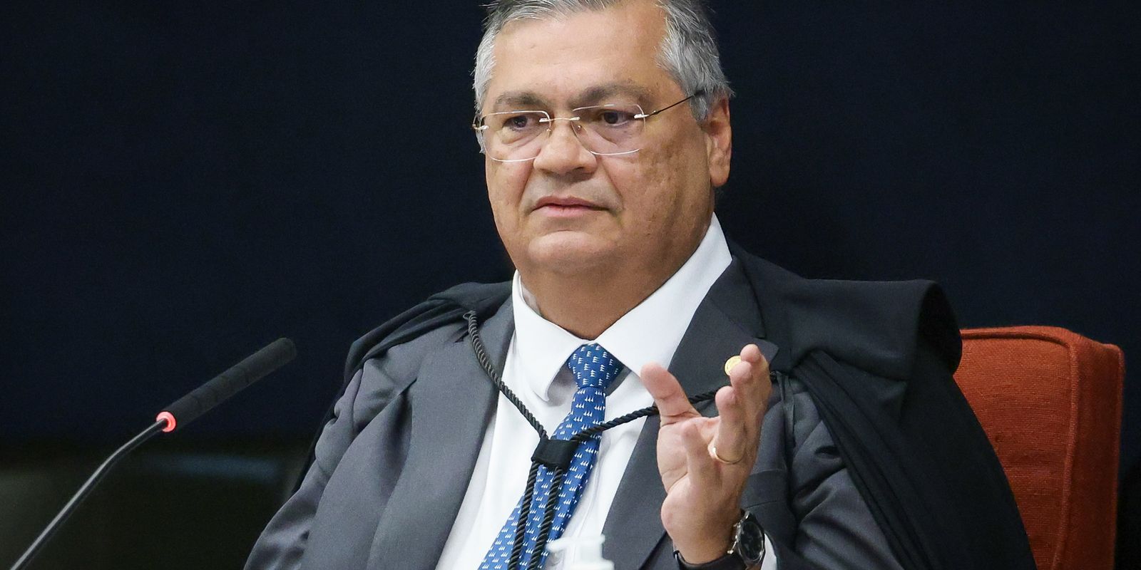 Flávio Dino arquiva ação de Antonio Tabet após TSE liberar post