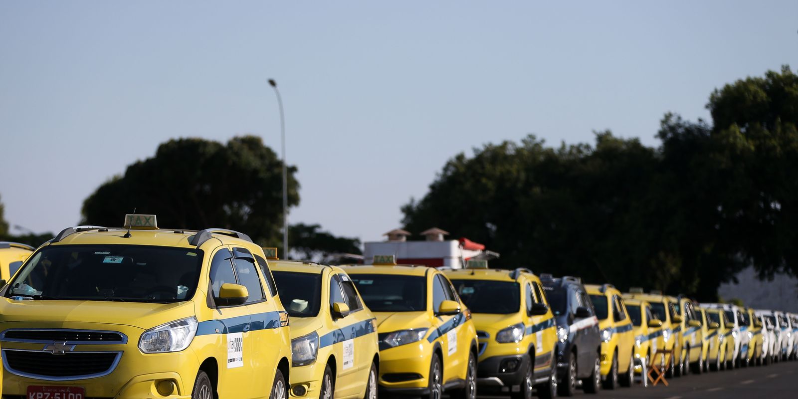 Governo libera R$30 bi em crédito para taxistas e motoristas de aplicativo