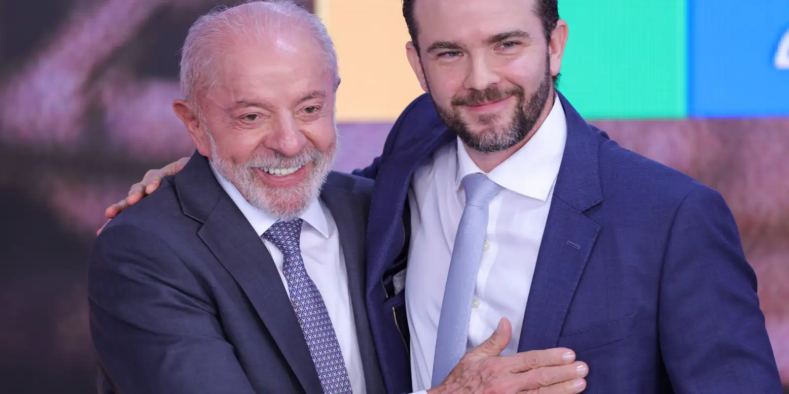 Governo perdoa dívidas de 3,6 mi MEIs e eleva teto de faturamento