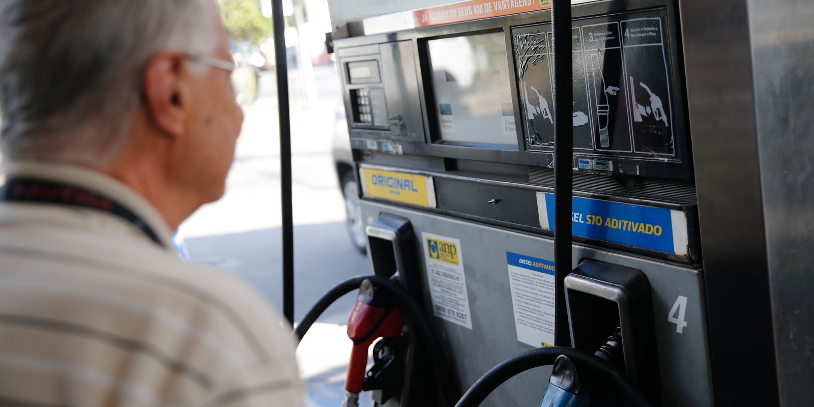 Governo prorroga subsídio de R$2,12 ao diesel por 30 dias