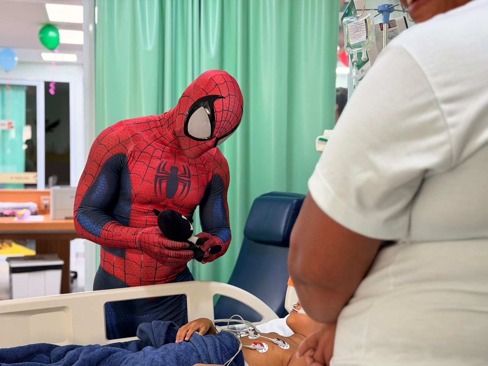 Personagens visitaram as crianças internadas na Pediatria do Hospital de Cirurgia