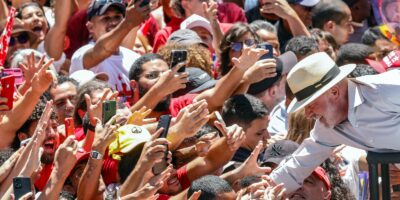 Kassio Nunes Marques liga para Lula e parabeniza vitória no 2º turno