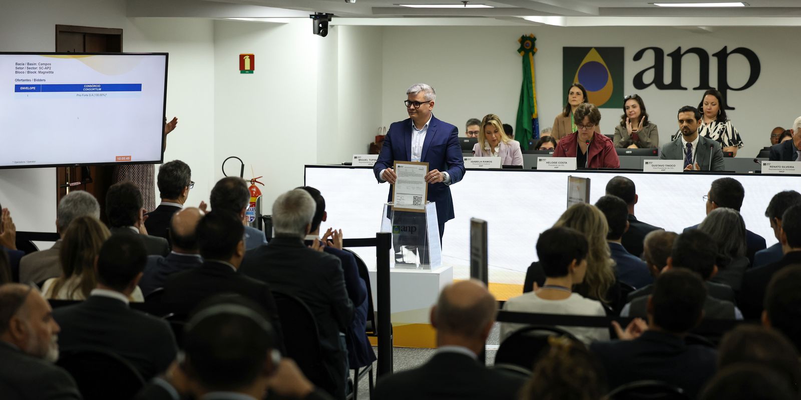 Leilão recorde do pré-sal arrecada R$ 530 mi e amplia área sob partilha