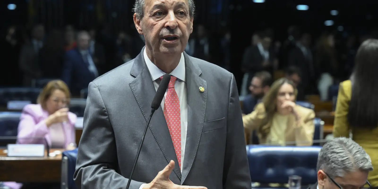 Omar Aziz assegura governo do Amazonas com quase 60% dos votos