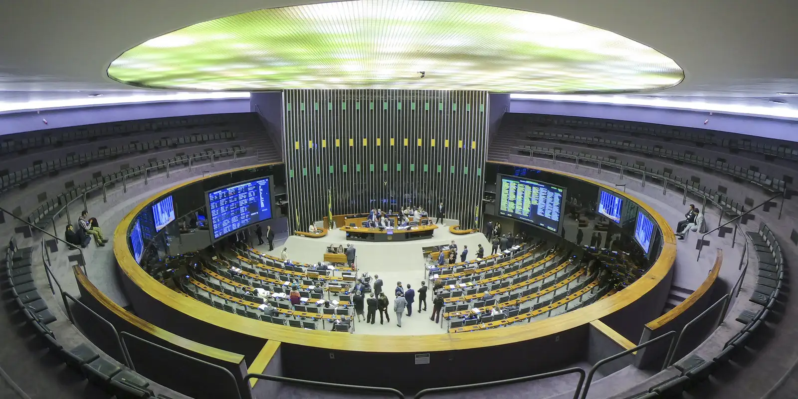 PL avança e 20 governadores são eleitos no 1º turno, recorde