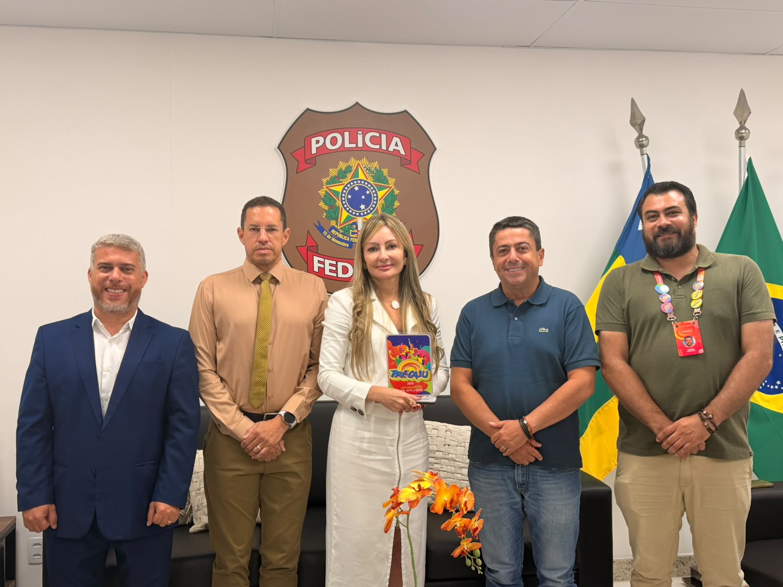 Pré-Caju entrega troféu à Polícia Federal e confirma parceria para 2026
