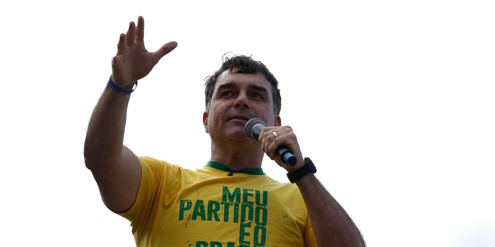 Redes indicam chegada de Flávio Bolsonaro aos EUA, mas viagem não confirmada