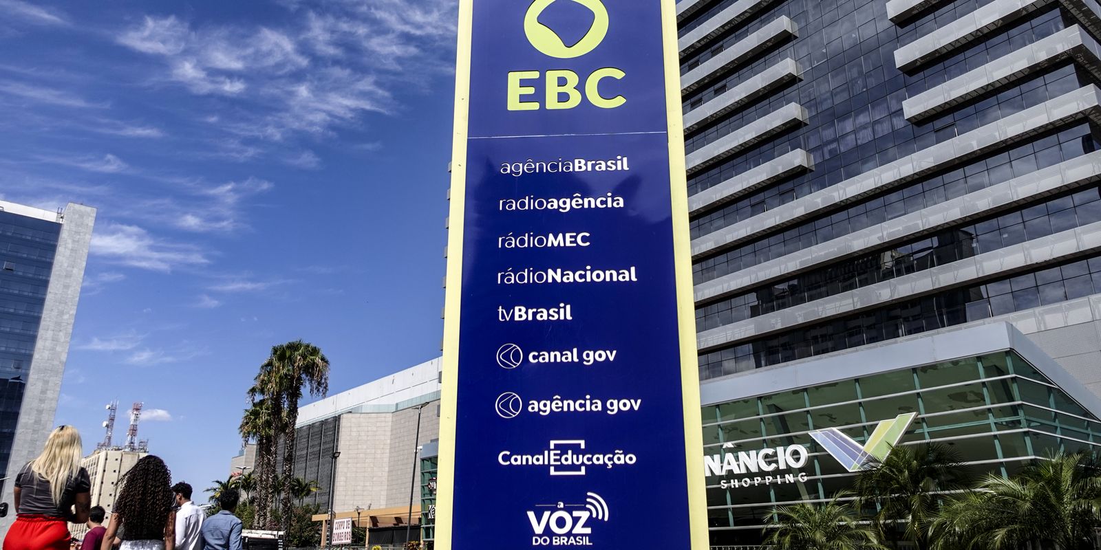 SBT assume erro e isenta EBC de falha de áudio na propaganda de Flávio Bolsonaro