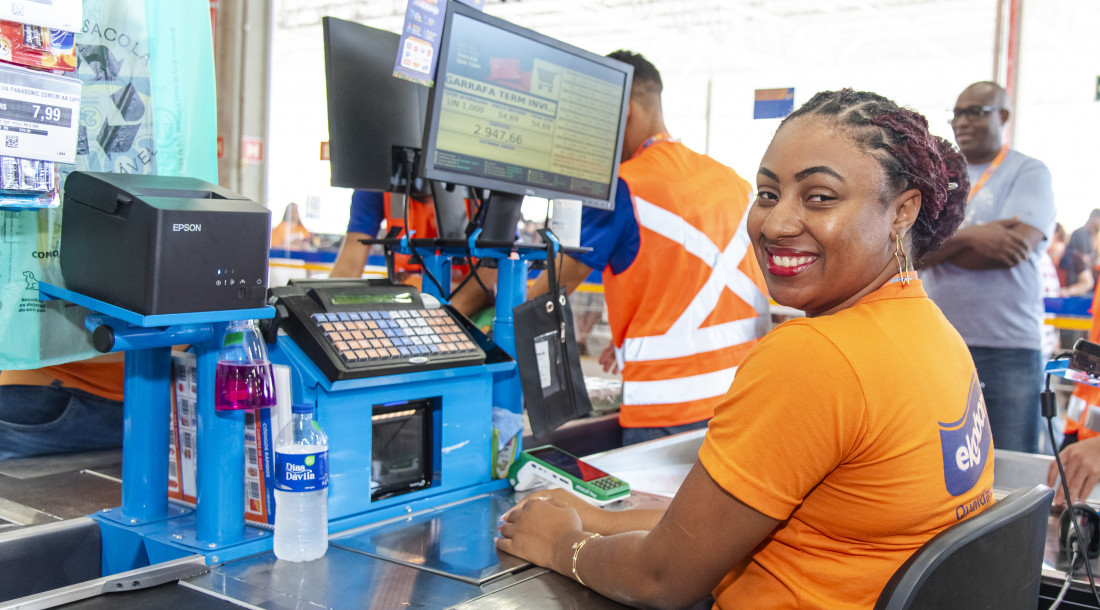 Serviços em Sergipe sobem 3,7% em 12 meses; estado avança no Nordeste