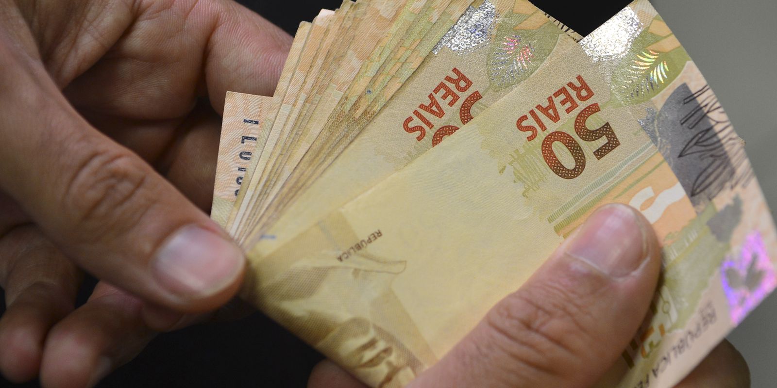 Superendividamento sobe 75% e chega a 20,3 milhões; BC age contra ofertas