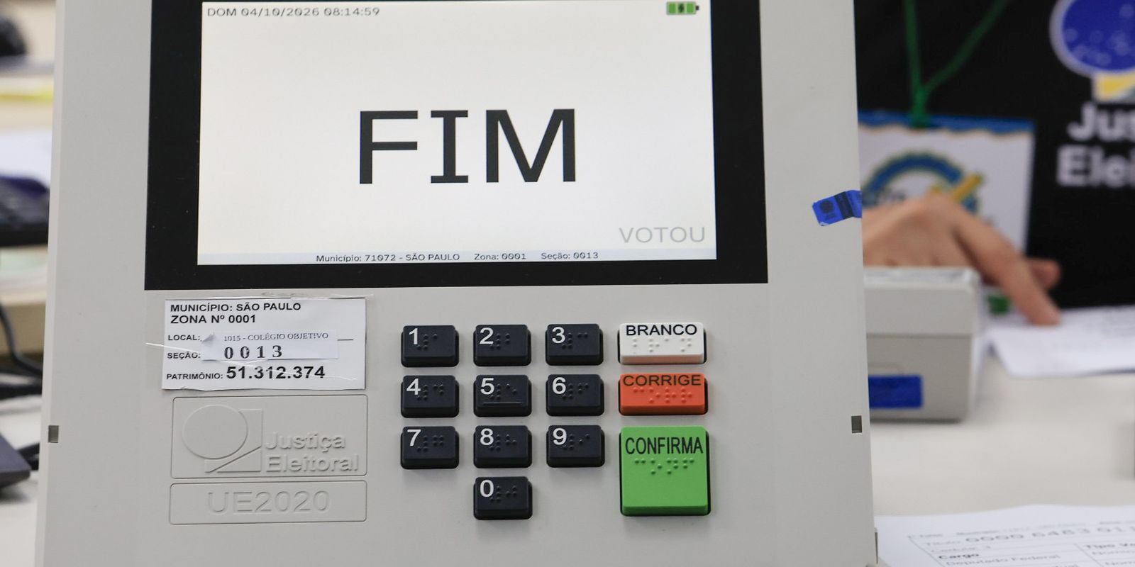 TSE substitui 421 urnas nas primeiras horas do 1º turno