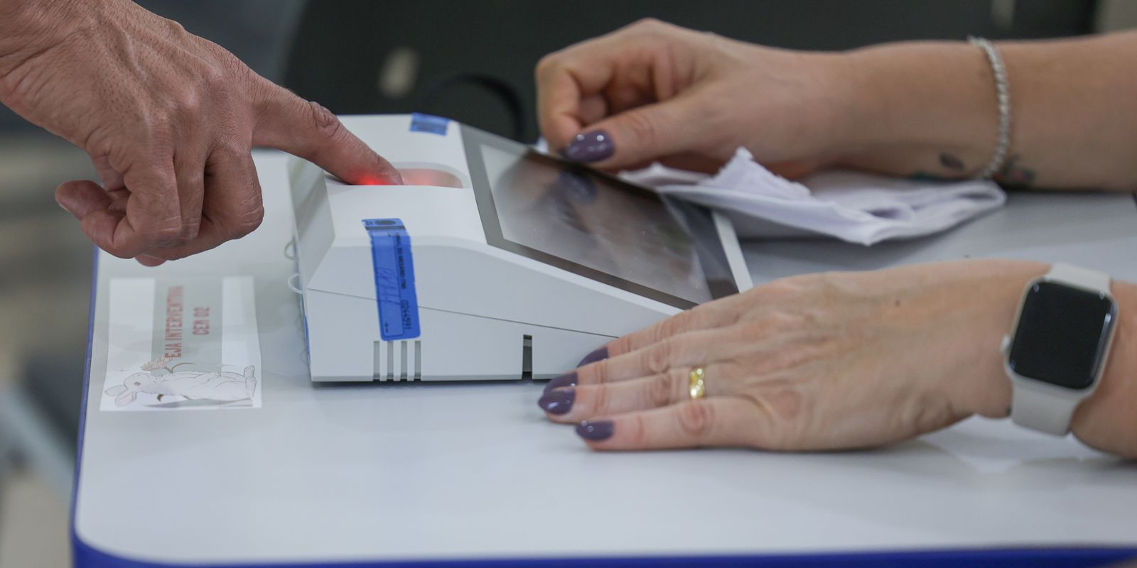 Urnas do DF lacradas às 17h antes de STF autorizar prorrogação